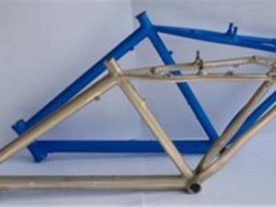 paintstripping of bicycle frames to recycle 